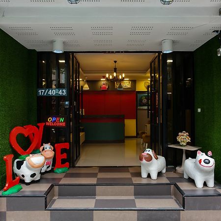 Le Clarita Aparthotel Банкок Екстериор снимка