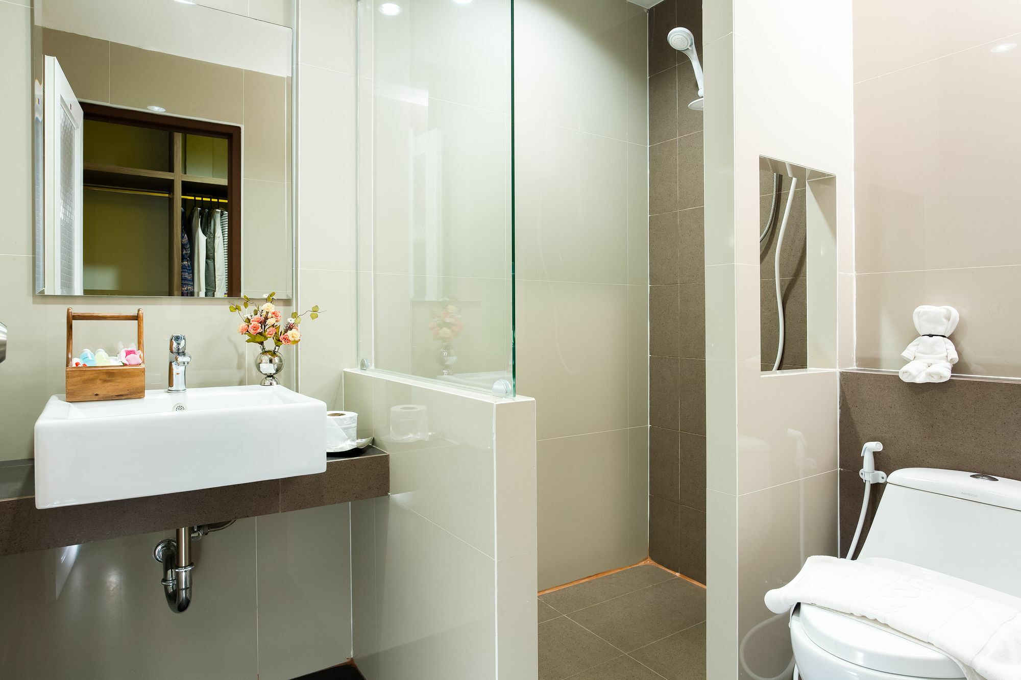 Le Clarita Aparthotel Банкок Екстериор снимка